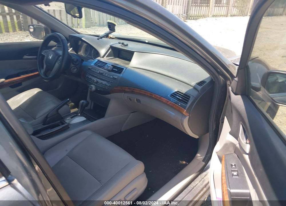 2011 HONDA ACCORD 2.4 EX-L VIN: 1HGCP2F80BA069660