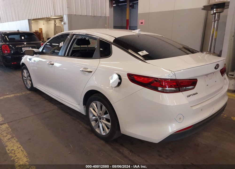 2018 KIA OPTIMA S VIN: 5XXGT4L33JG224544
