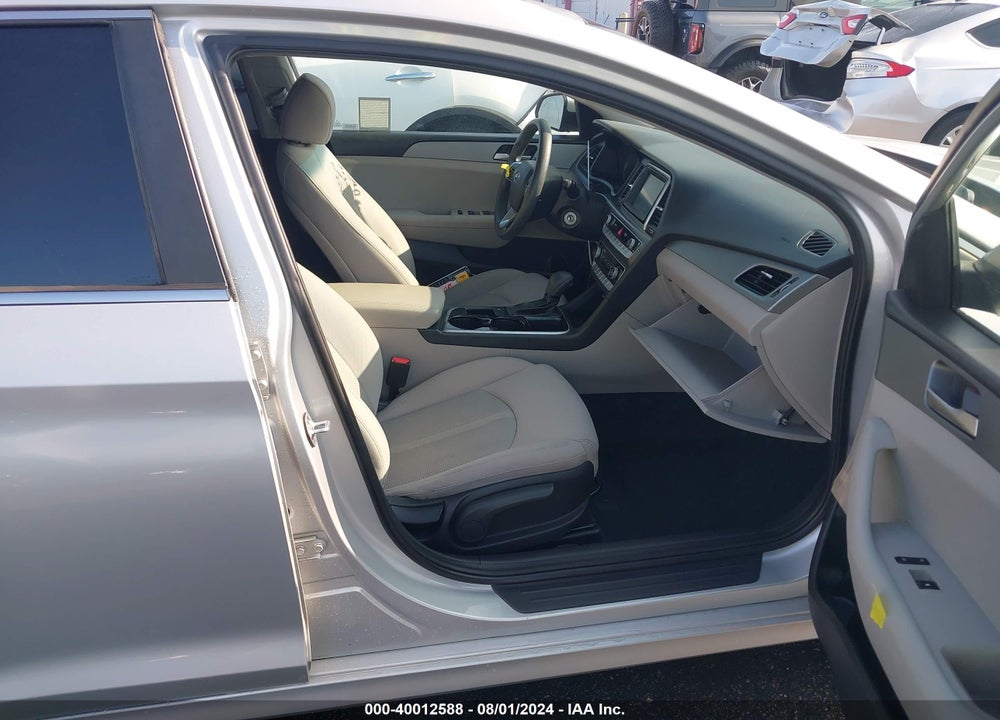 2018 HYUNDAI SONATA VIN: 5NPE24AF9JH672492