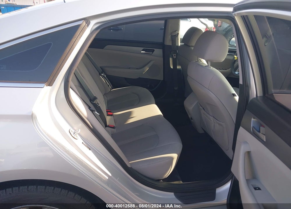 2018 HYUNDAI SONATA VIN: 5NPE24AF9JH672492
