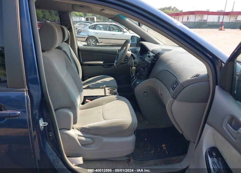 2004 TOYOTA SIENNA LE VIN: 5TDZA23C54S082137