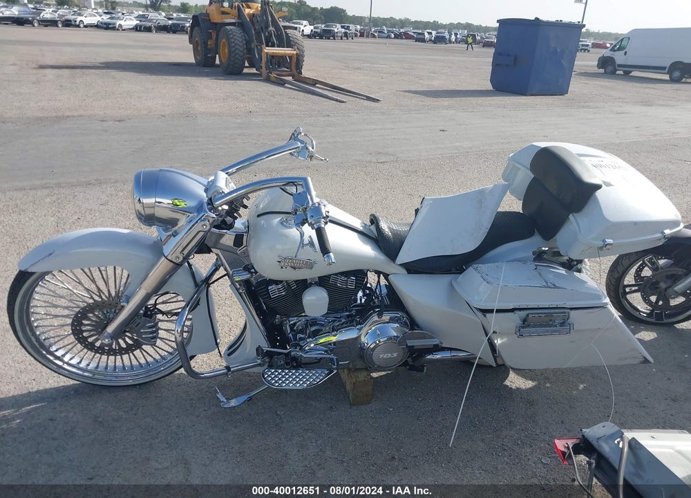2013 HARLEY-DAVIDSON FLHRC ROAD KING CLASSIC VIN: 1HD1FRM1XDB648948