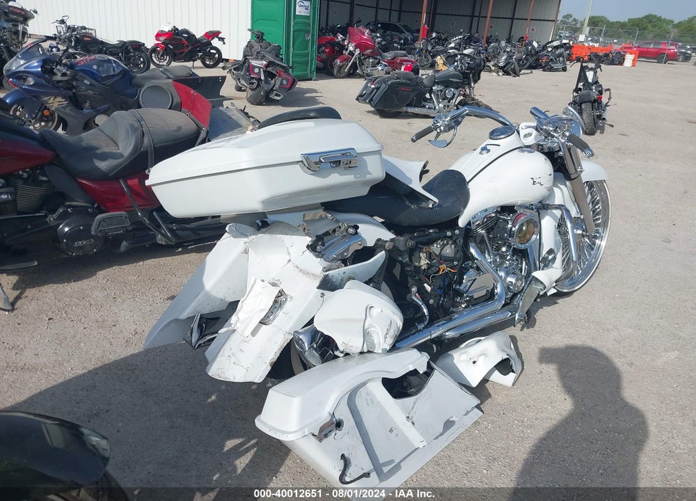 2013 HARLEY-DAVIDSON FLHRC ROAD KING CLASSIC VIN: 1HD1FRM1XDB648948