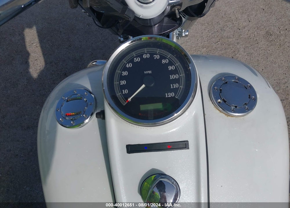 2013 HARLEY-DAVIDSON FLHRC ROAD KING CLASSIC VIN: 1HD1FRM1XDB648948