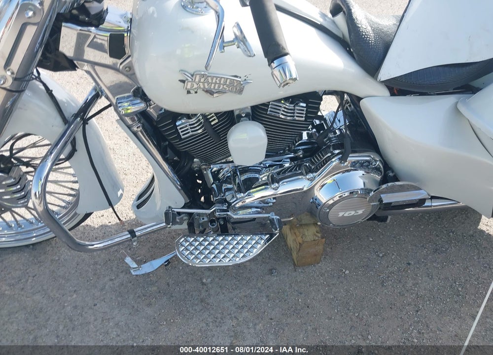 2013 HARLEY-DAVIDSON FLHRC ROAD KING CLASSIC VIN: 1HD1FRM1XDB648948