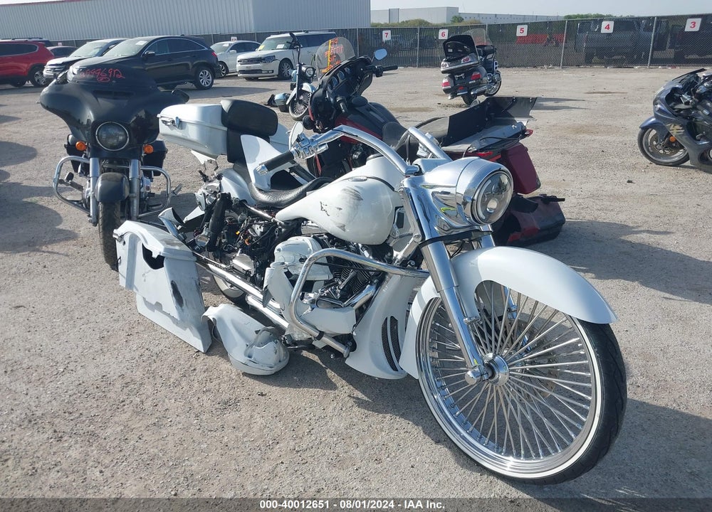 2013 HARLEY-DAVIDSON FLHRC ROAD KING CLASSIC VIN: 1HD1FRM1XDB648948
