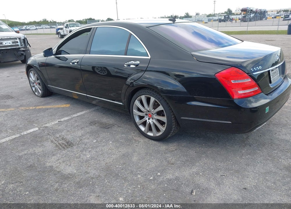 2011 MERCEDES-BENZ S 550 VIN: WDDNG7BB4BA416645