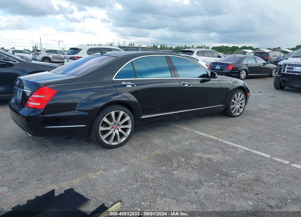 2011 MERCEDES-BENZ S 550 VIN: WDDNG7BB4BA416645