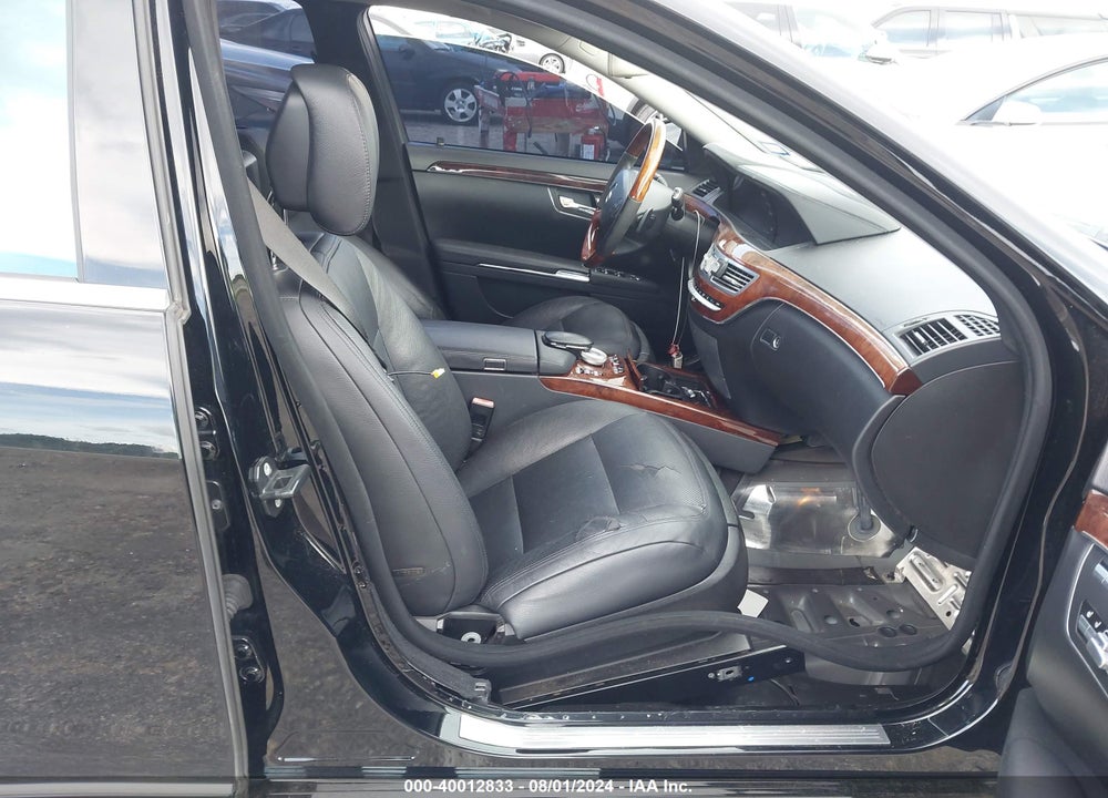 2011 MERCEDES-BENZ S 550 VIN: WDDNG7BB4BA416645