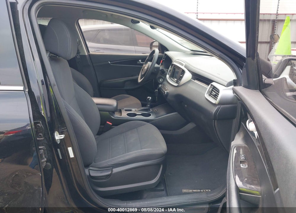 2017 KIA SORENTO 3.3L LX VIN: 5XYPG4A52HG305128