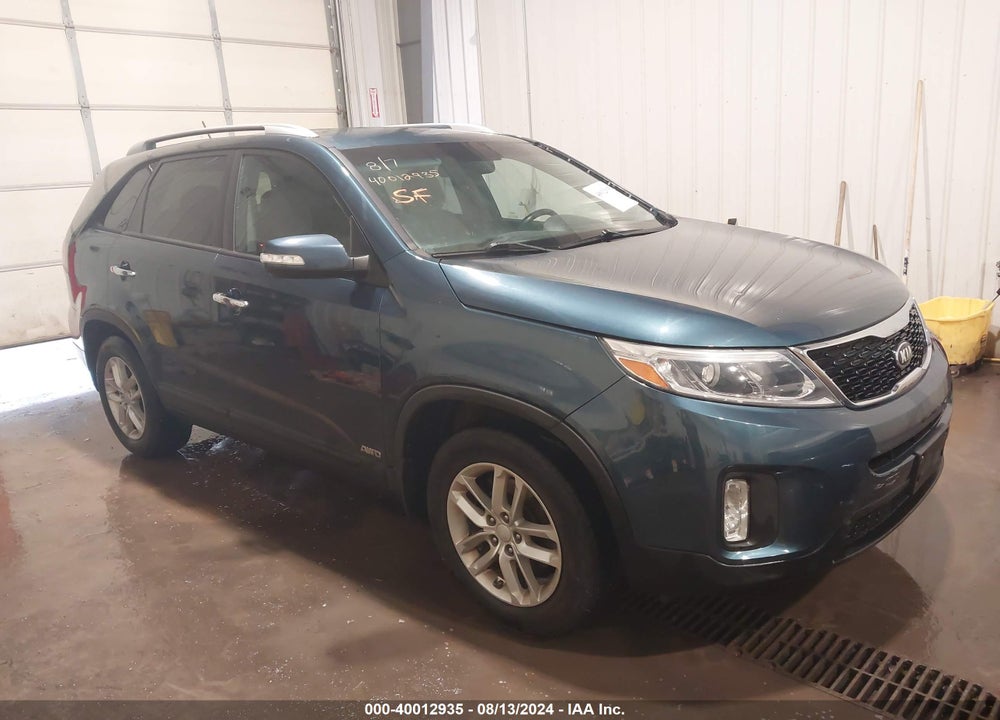 2015 KIA SORENTO LX VIN: 5XYKTDA66FG550994