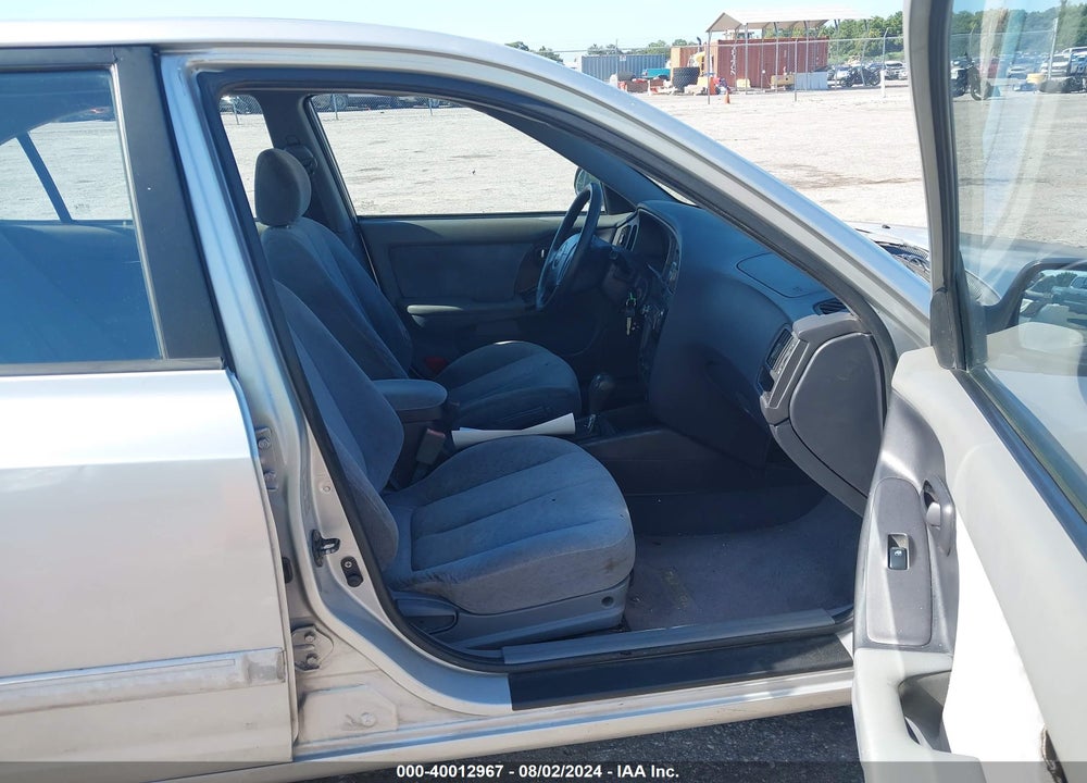 2004 HYUNDAI ELANTRA GLS/GT VIN: KMHDN46D94U823184