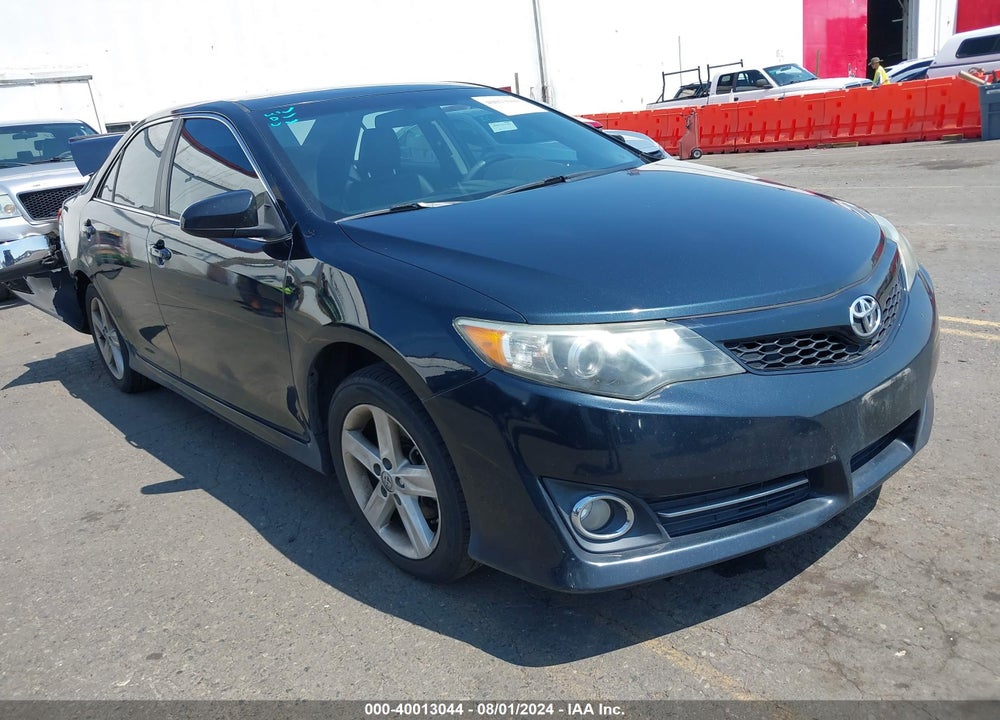 2014 TOYOTA CAMRY SE VIN: 4T1BF1FK5EU412657
