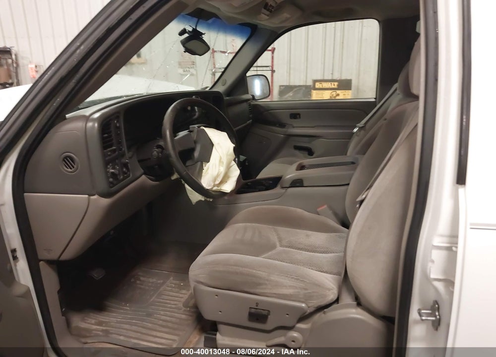 2005 CHEVROLET TAHOE LS VIN: 1GNEK13Z85R167488