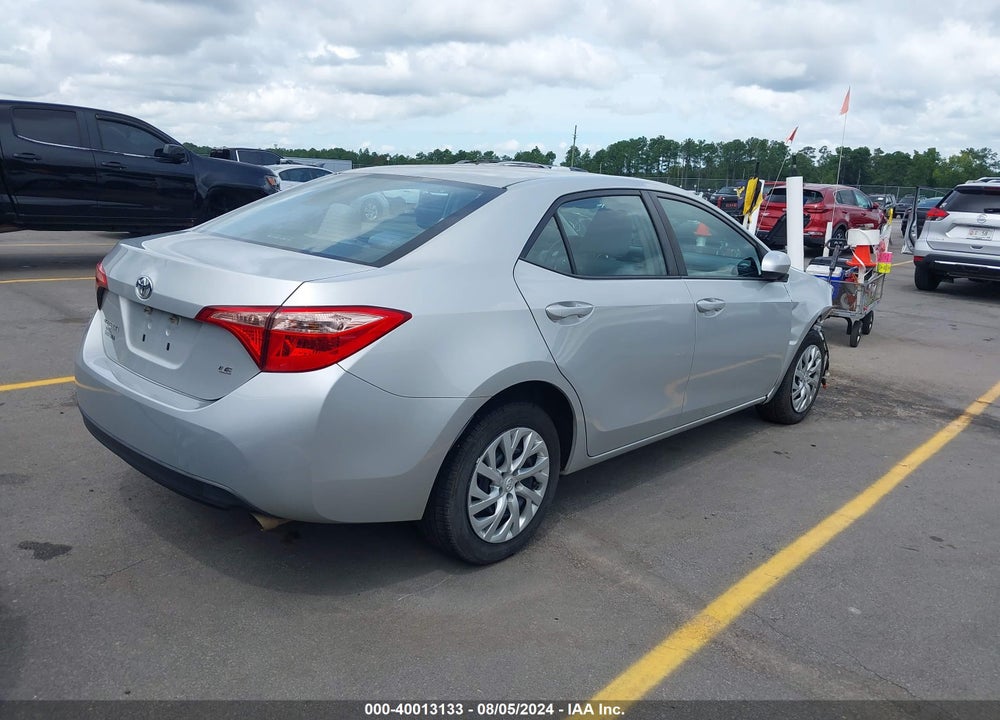 2018 TOYOTA COROLLA LE VIN: 5YFBURHE2JP823442