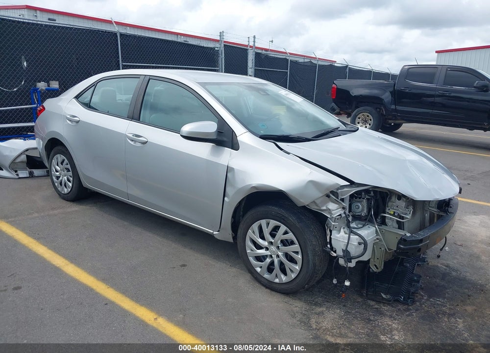 2018 TOYOTA COROLLA LE VIN: 5YFBURHE2JP823442