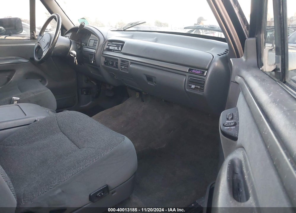 1992 FORD BRONCO U100 VIN: 1FMEU15H6NLA76158