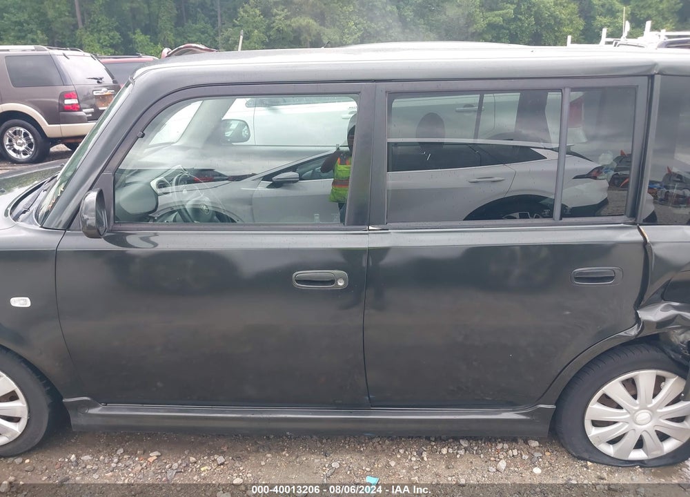 2005 SCION XB VIN: JTLKT324650201950