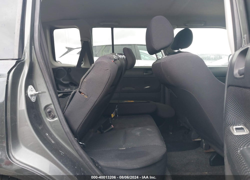 2005 SCION XB VIN: JTLKT324650201950