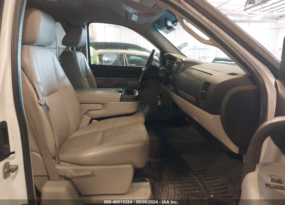 2009 CHEVROLET SILVERADO 1500 LT VIN: 1GCEK29J39Z255256