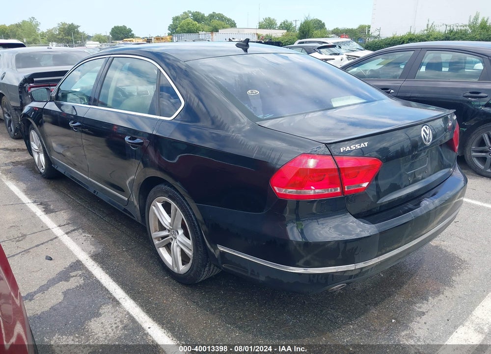 2013 VOLKSWAGEN PASSAT 2.0L TDI SEL PREMIUM VIN: 1VWCN7A35DC136884