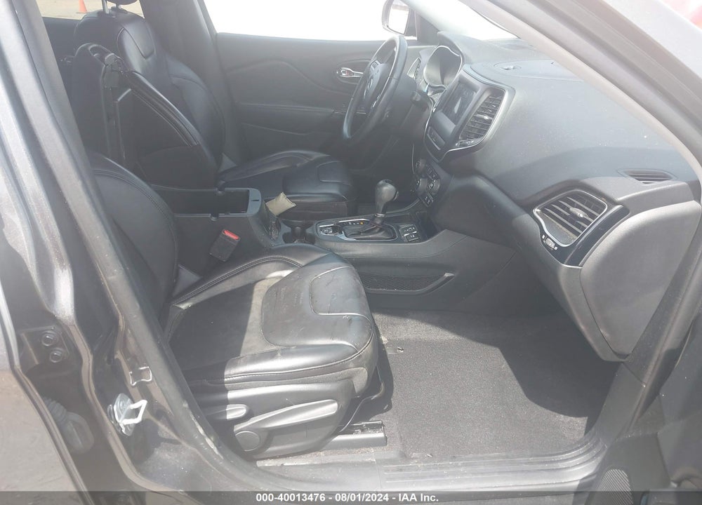 2019 JEEP CHEROKEE VIN: 1C4PJLLB6KD339240