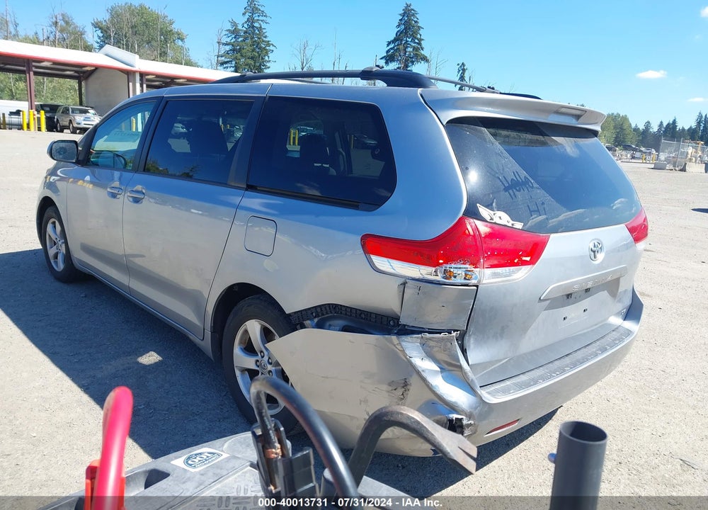 2013 TOYOTA SIENNA LE V6 7 PASSENGER AUTO ACCESS SEAT/LE V6 8 PASSENGER VIN: 5TDKK3DC5DS364250