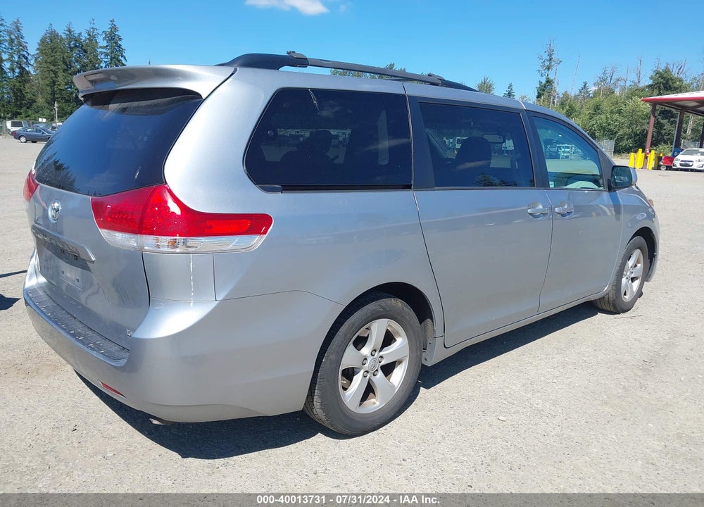 2013 TOYOTA SIENNA LE V6 7 PASSENGER AUTO ACCESS SEAT/LE V6 8 PASSENGER VIN: 5TDKK3DC5DS364250