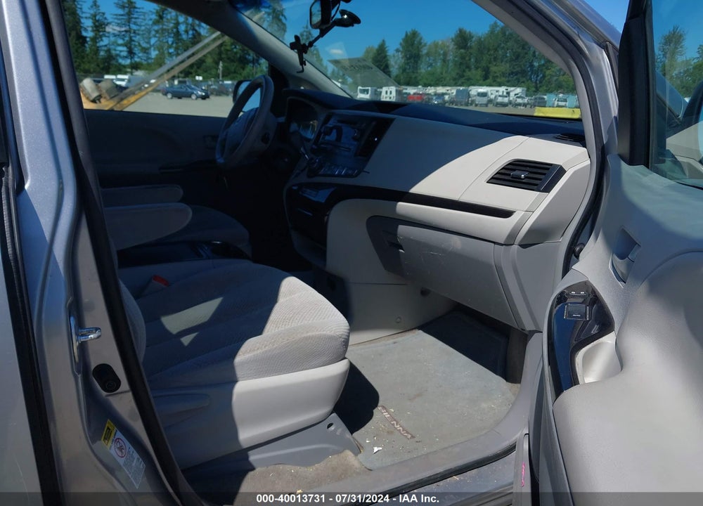 2013 TOYOTA SIENNA LE V6 7 PASSENGER AUTO ACCESS SEAT/LE V6 8 PASSENGER VIN: 5TDKK3DC5DS364250