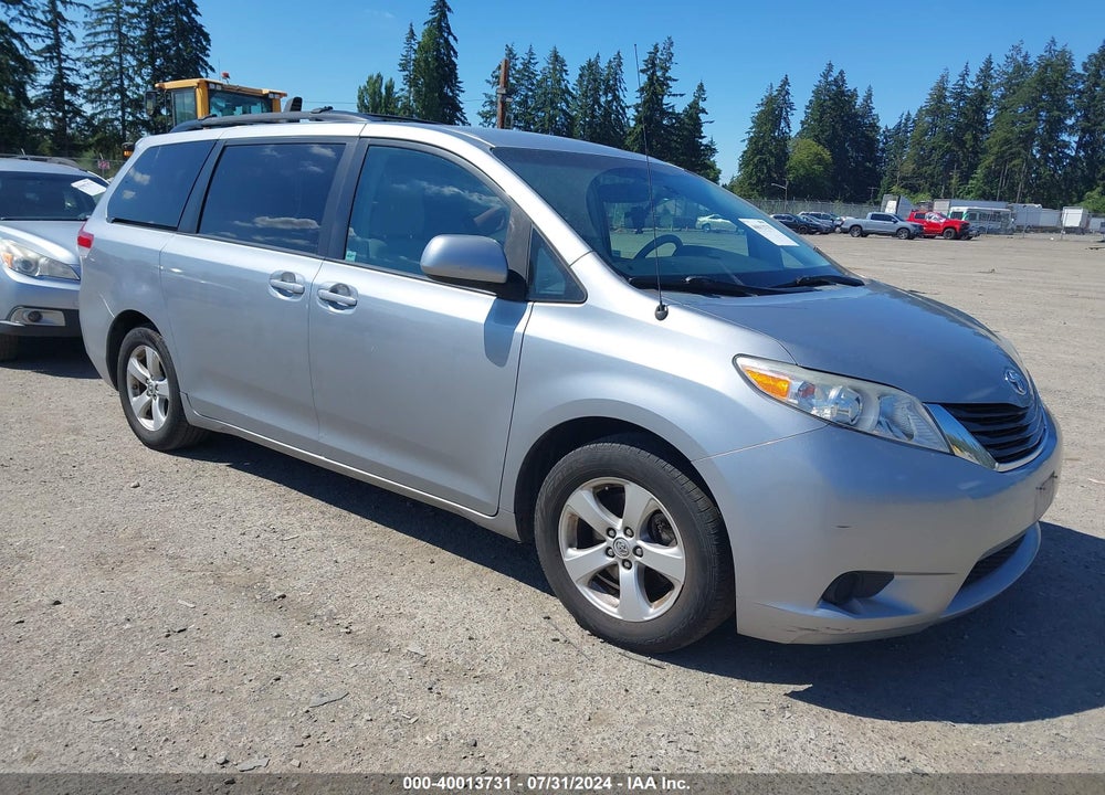2013 TOYOTA SIENNA LE V6 7 PASSENGER AUTO ACCESS SEAT/LE V6 8 PASSENGER VIN: 5TDKK3DC5DS364250
