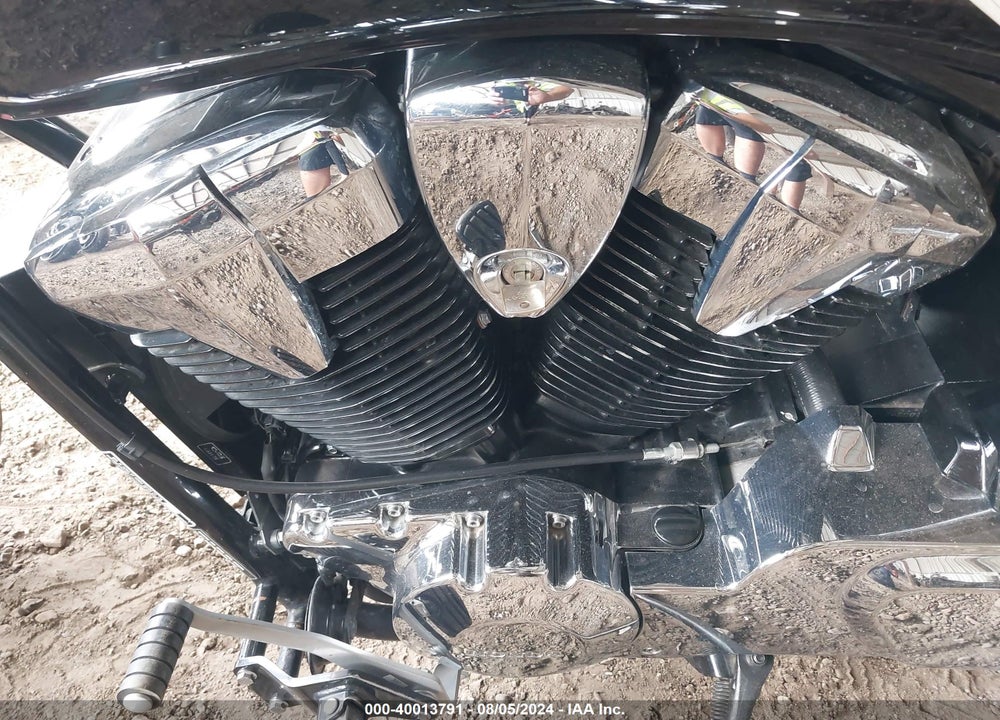 2010 HONDA VT1300 CR VIN: JH2SC6602AK000993