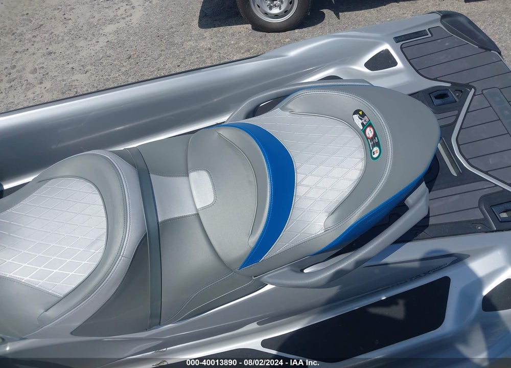 2021 SEADOO GTX-300 LIMITED VIN: YDV34290L021