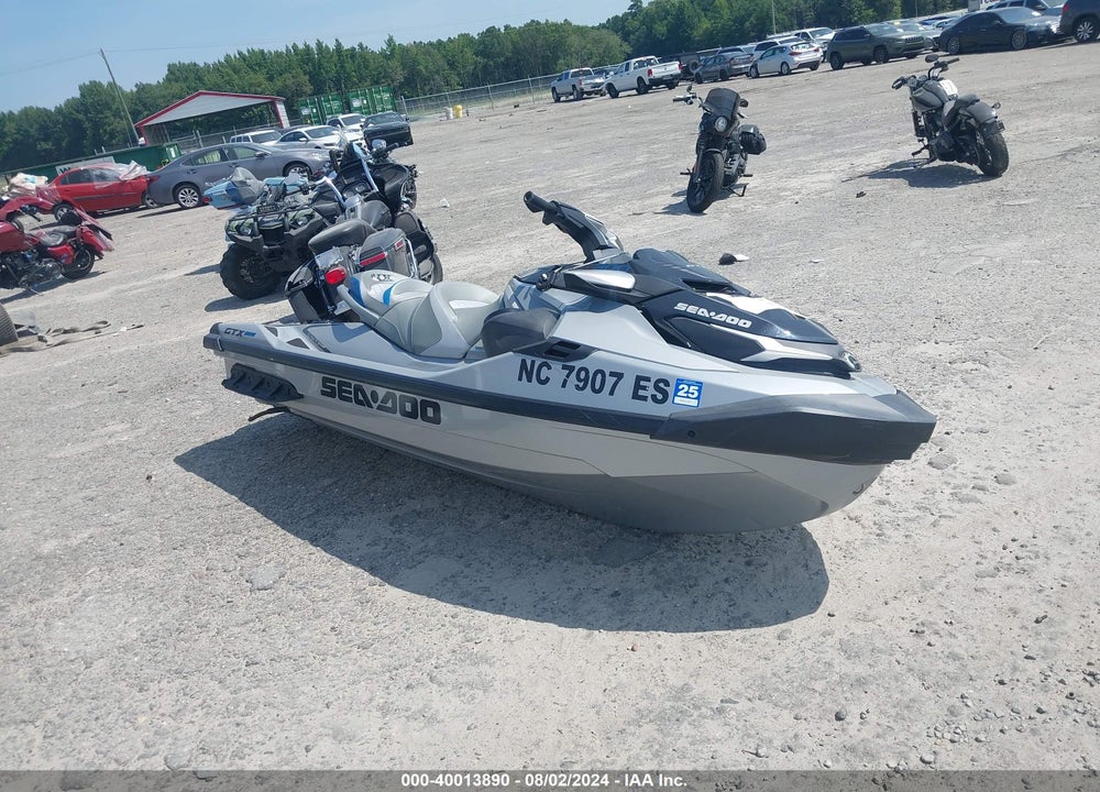2021 SEADOO GTX-300 LIMITED VIN: YDV34290L021