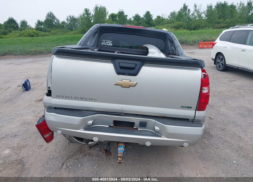 2011 CHEVROLET AVALANCHE 1500 LTZ VIN: 3GNTKGE36BG200180
