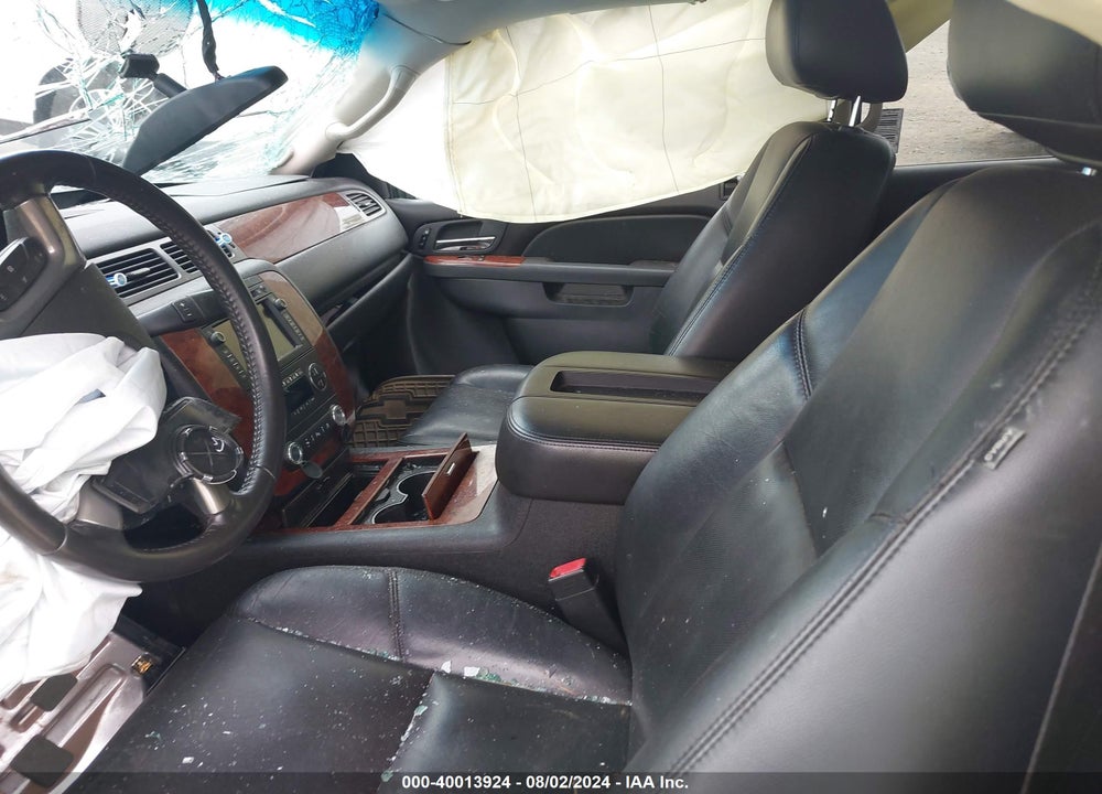 2011 CHEVROLET AVALANCHE 1500 LTZ VIN: 3GNTKGE36BG200180