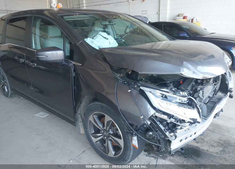 2019 HONDA ODYSSEY TOURING VIN: 5FNRL6H8XKB095201