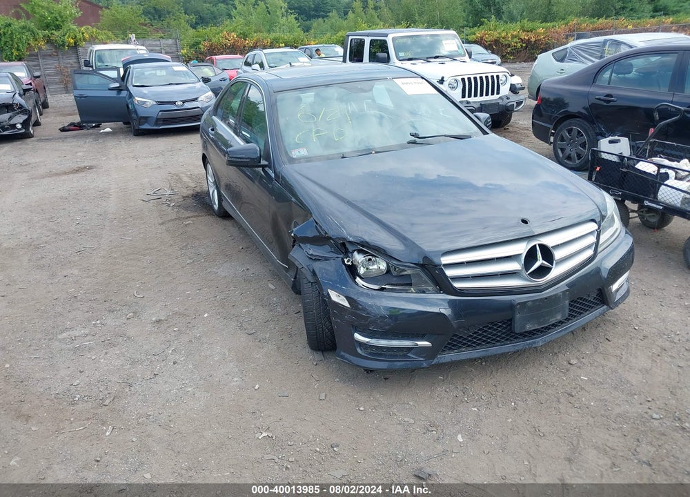 2013 MERCEDES-BENZ C 300 LUXURY 4MATIC/SPORT 4MATIC VIN: WDDGF8AB7DR270250