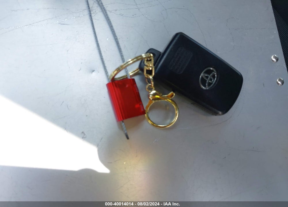 2017 TOYOTA COROLLA SE SPECIAL EDITION VIN: 5YFBURHE6HP637560