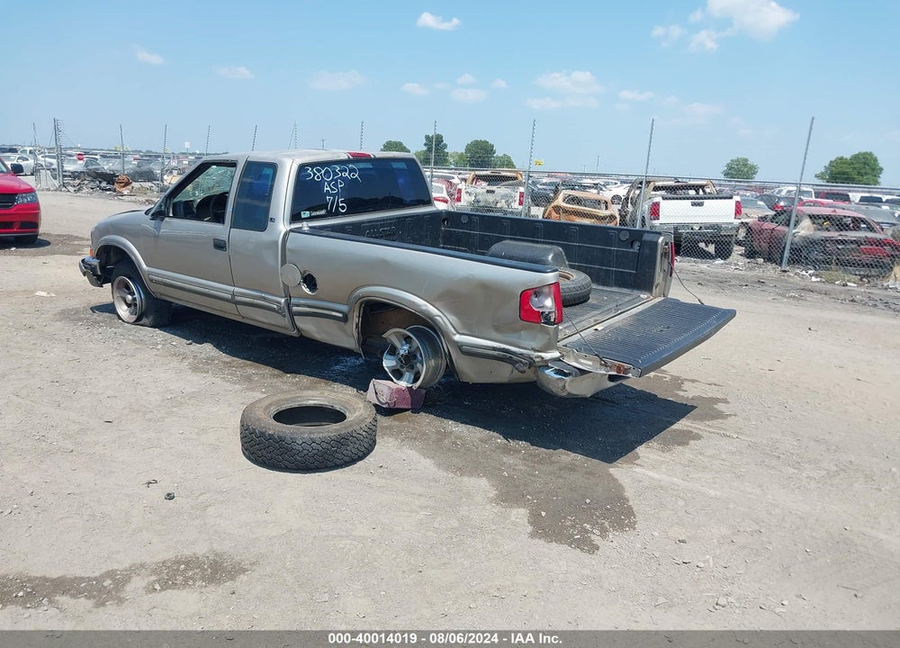 1998 CHEVROLET S-10 LS FLEETSIDE CMI VIN: 1GCCS1948W8206258