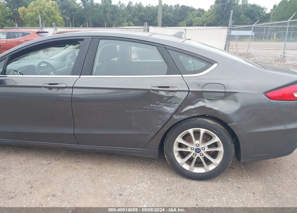 2019 FORD FUSION SE VIN: 3FA6P0HD2KR229401