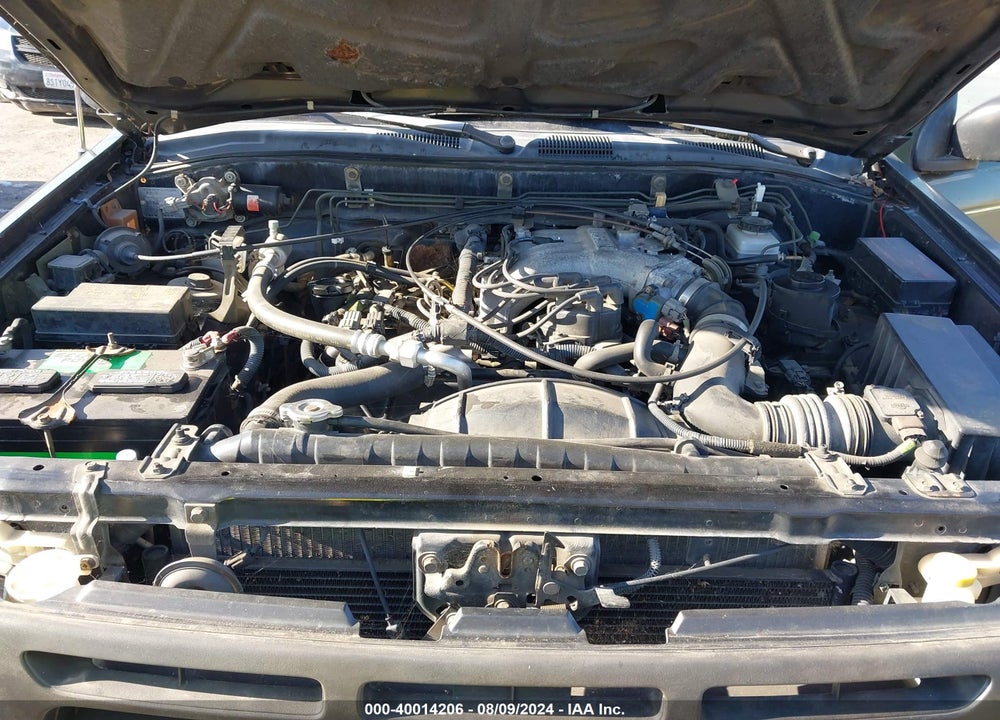 1998 NISSAN PATHFINDER VIN: JN8AR05Y1WW235493