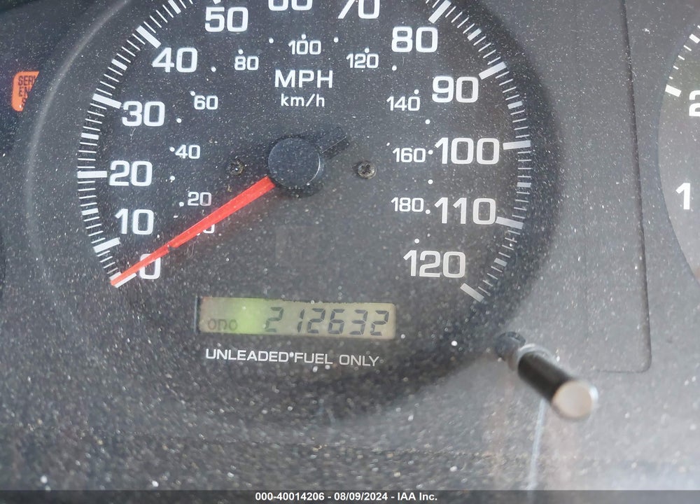 1998 NISSAN PATHFINDER VIN: JN8AR05Y1WW235493