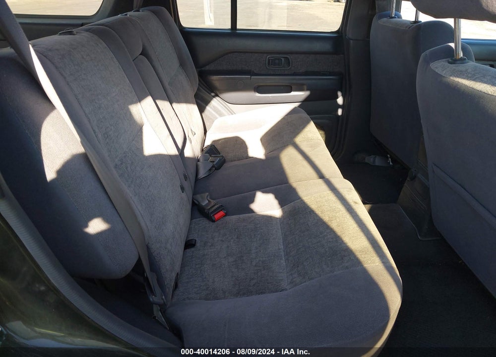 1998 NISSAN PATHFINDER VIN: JN8AR05Y1WW235493