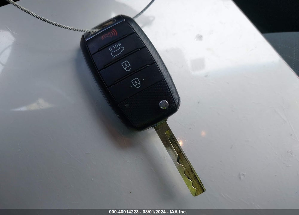2018 KIA SORENTO 2.4L LX VIN: 5XYPG4A34JG371491