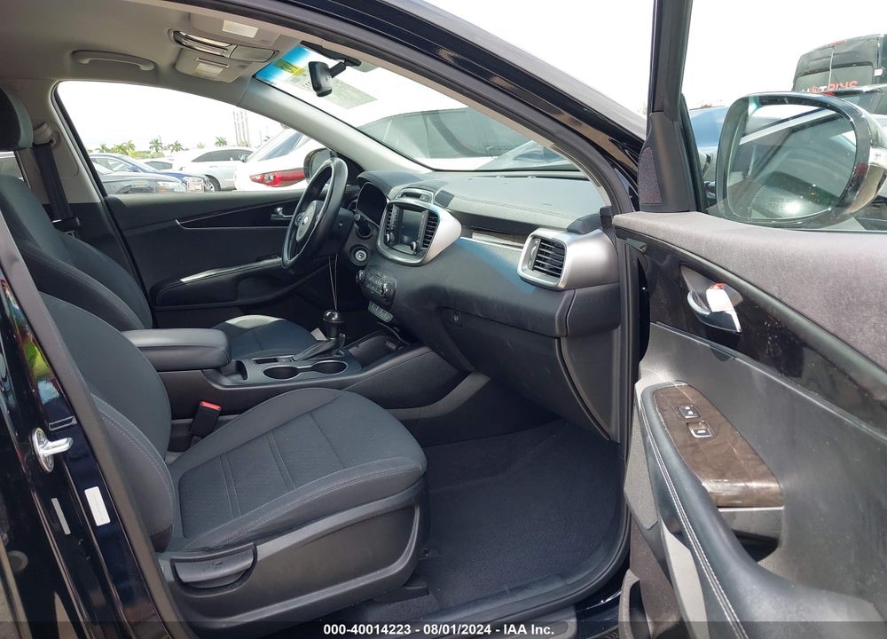 2018 KIA SORENTO 2.4L LX VIN: 5XYPG4A34JG371491