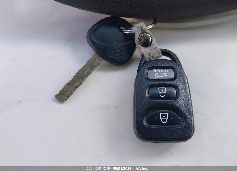 2014 HYUNDAI SONATA GLS VIN: 5NPEB4AC1EH899882