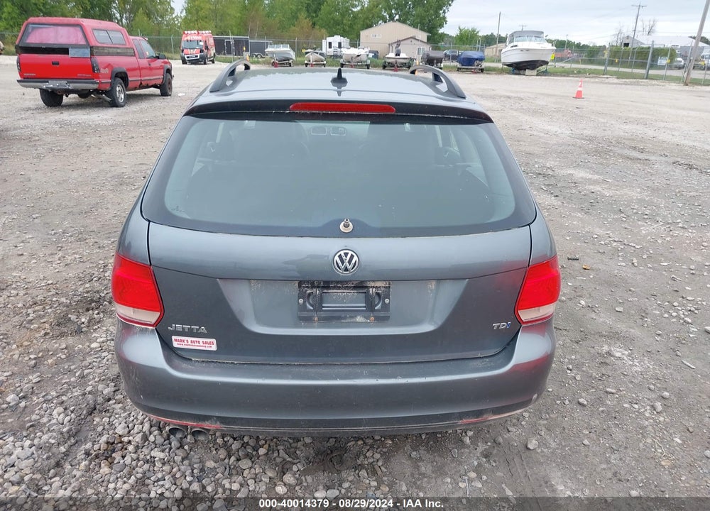 2014 VOLKSWAGEN JETTA SPORTWAGEN 2.0L TDI VIN: 3VWPL7AJ6EM618527