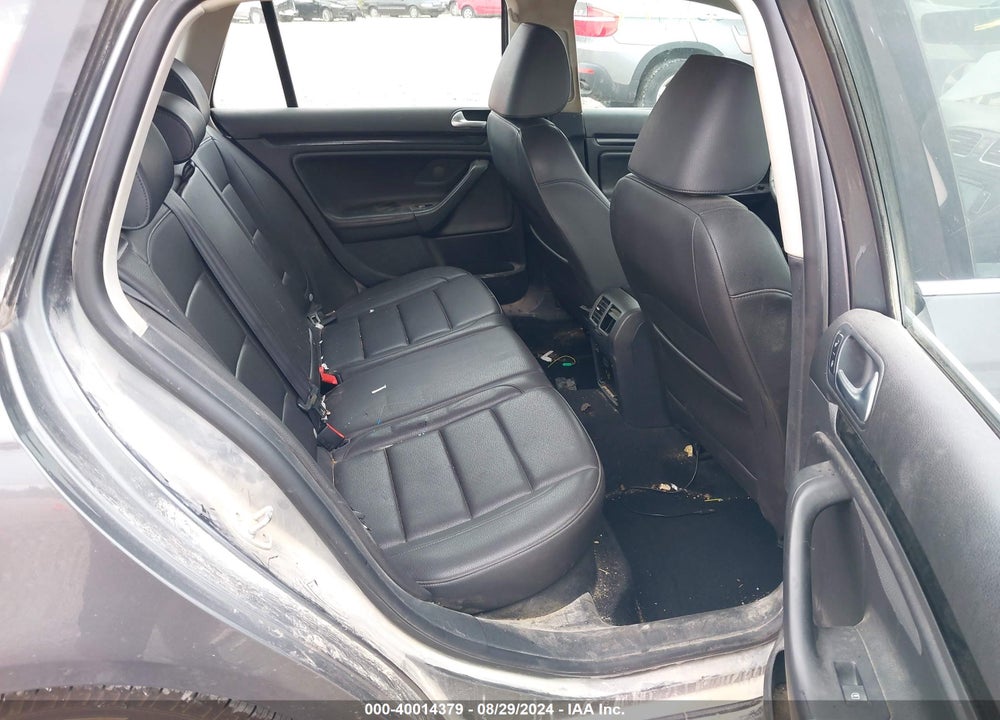 2014 VOLKSWAGEN JETTA SPORTWAGEN 2.0L TDI VIN: 3VWPL7AJ6EM618527