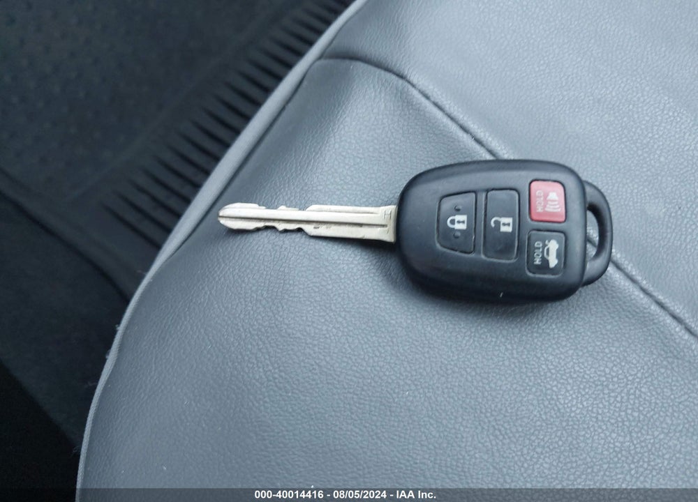 2014 TOYOTA COROLLA LE VIN: 5YFBURHE2EP116802