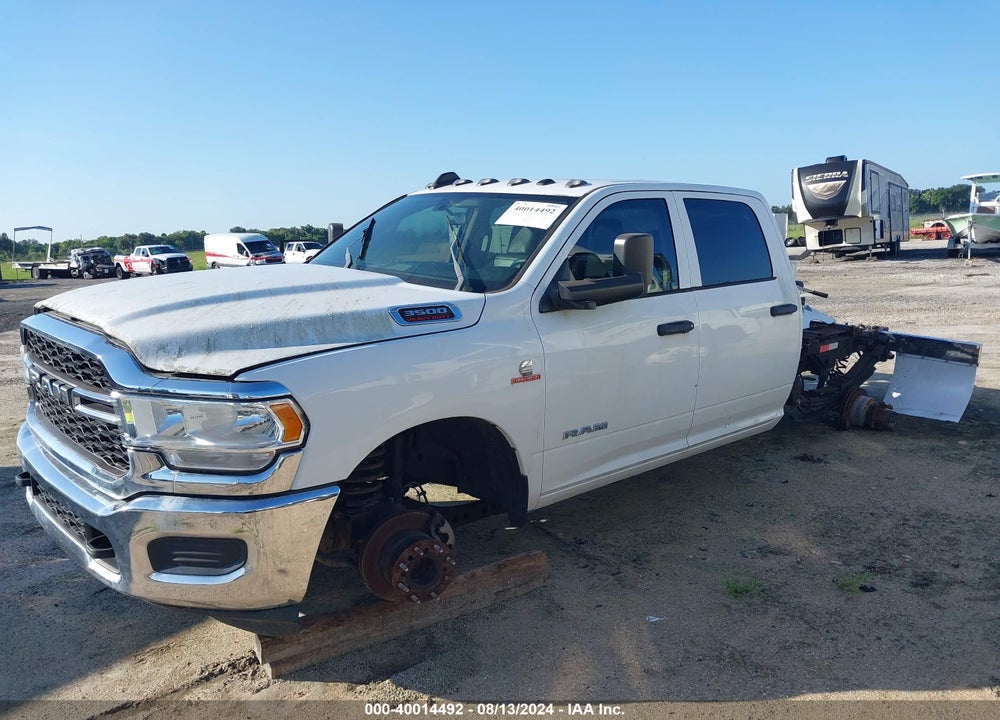 2019 RAM 3500 TRADESMAN  4X4 8' BOX VIN: 3C63RRGL3KG668386